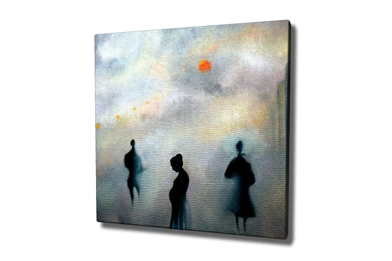 Canvastavla - Silhuetter av människor i en dimmig stadslandskap, Mörkblå / Grå / Orange