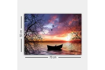 Canvastavla - Stämningsfull solnedgång över en stilla sjö med en båt i fokus - Lila / Orange / Svart - Inredning - Tavlor & posters - Canvastavla