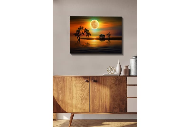 Canvastavla - Stämningsfullt landskap med en stuga vid vattnet under en stor fullmåne - Orange / Blå / Grön - Inredning - Tavlor & posters - Canvastavla