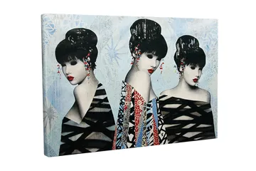 Canvastavla - Tre stiliserade kvinnor med eleganta frisyrer och färgglada kläder - Svart / Röd / Blå - Inredning - Tavlor & posters - Canvastavla