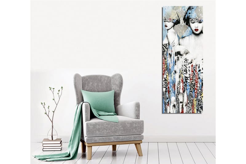 Canvastavla - Två stiliserade kvinnor med ansiktena delvis dolda av huvudbonader och starka röda läppar - Blå / Svart / Röd - Inredning - Tavlor & posters - Canvastavla