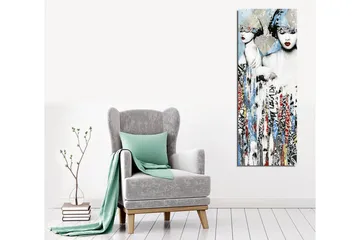 Canvastavla - Två stiliserade kvinnor med ansiktena delvis dolda av huvudbonader och starka röda läppar - Blå / Svart / Röd - Inredning - Tavlor & posters - Canvastavla