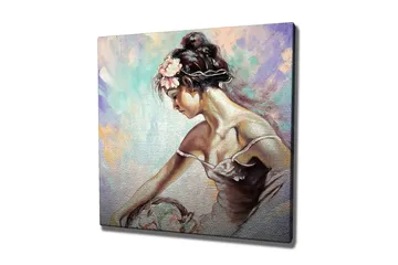 Canvastavla - Ung kvinna med blommor i håret som lutar sig över en korg - Ljusblå / Beige / Rosa - Inredning - Tavlor & posters - Canvastavla