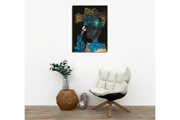 Canvastavla - Uttrycksfull porträtt av en man med färgglada detaljer och en dramatisk bakgrund - Blå / Svart / Gul - Inredning - Tavlor & posters - Canvastavla