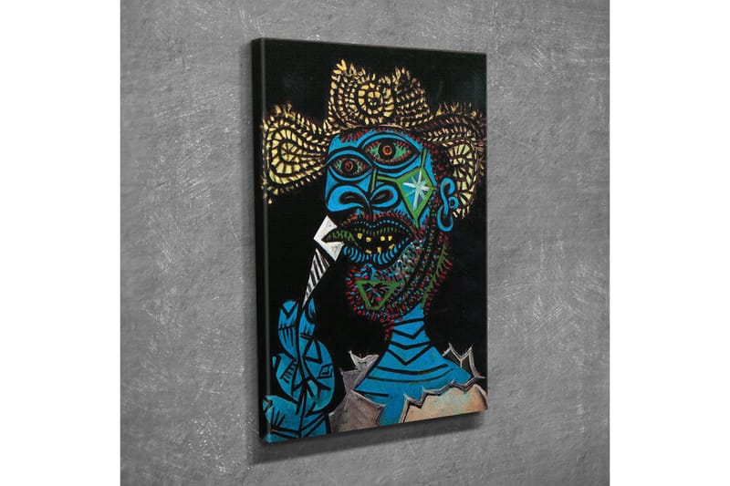 Canvastavla - Uttrycksfull porträtt av en man med färgglada detaljer och en dramatisk bakgrund - Blå / Svart / Gul - Inredning - Tavlor & posters - Canvastavla