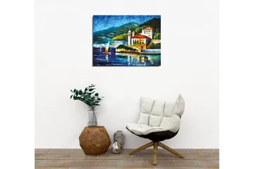 Canvastavla - Vacker kustlandskap med segelbåtar och en pittoresk byggnad vid vattnet - Blå / Grön / Röd - Inredning - Tavlor & posters - Canvastavla