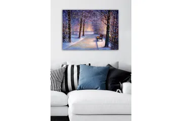 Canvastavla - Vinterlandskap med en ensam bänk längs en snötäckt väg - Lila / Vit / Brun - Inredning - Tavlor & posters - Canvastavla