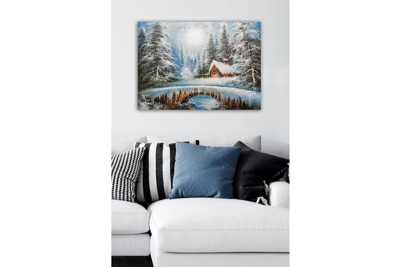 Canvastavla - Vinterlandskap med en stuga och snöklädda träd - Vit / Blå / Brun - Inredning - Tavlor & posters - Canvastavla