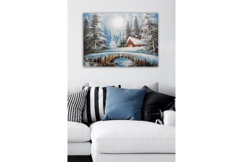 Canvastavla - Vinterlandskap med en stuga och snöklädda träd - Vit / Blå / Brun - Inredning - Tavlor & posters - Canvastavla
