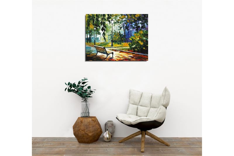 Canvastavla - Parkbänk omgiven av grönskande träd och lampor i en färgglad miljö - Grön / Gul / Blå - Inredning - Tavlor & posters - Canvastavla