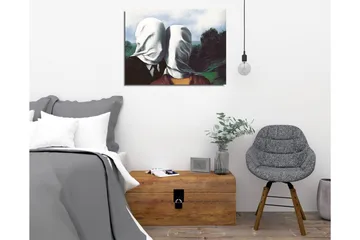 Canvastavla - Par med vita dukar som täcker ansiktena, stående i en grönskande landskap - Vit / Svart / Grön - Inredning - Tavlor & posters - Canvastavla