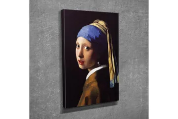 Canvastavla - Porträtt av en ung kvinna med pärlörhänge och blått huvudduk - Blå / Beige / Svart - Inredning - Tavlor & posters - Canvastavla