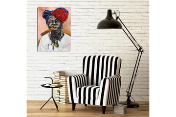 Canvastavla - Porträtt av en kvinna med cigarr och färgglad huvudbonad - Mörkblå / Röd / Hudton - Inredning - Tavlor & posters - Canvastavla