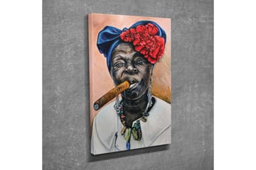 Canvastavla - Porträtt av en kvinna med cigarr och färgglad huvudbonad - Mörkblå / Röd / Hudton - Inredning - Tavlor & posters - Canvastavla