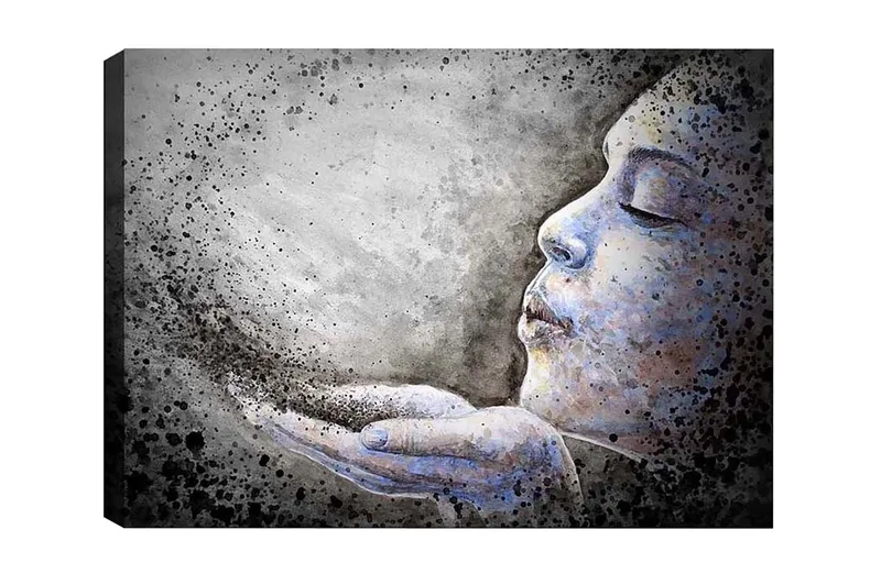 Canvastavla - Porträtt av en kvinna som blåser ut partiklar från sina händer - Grå / Blå / Svart - Inredning - Tavlor & posters - Canvastavla