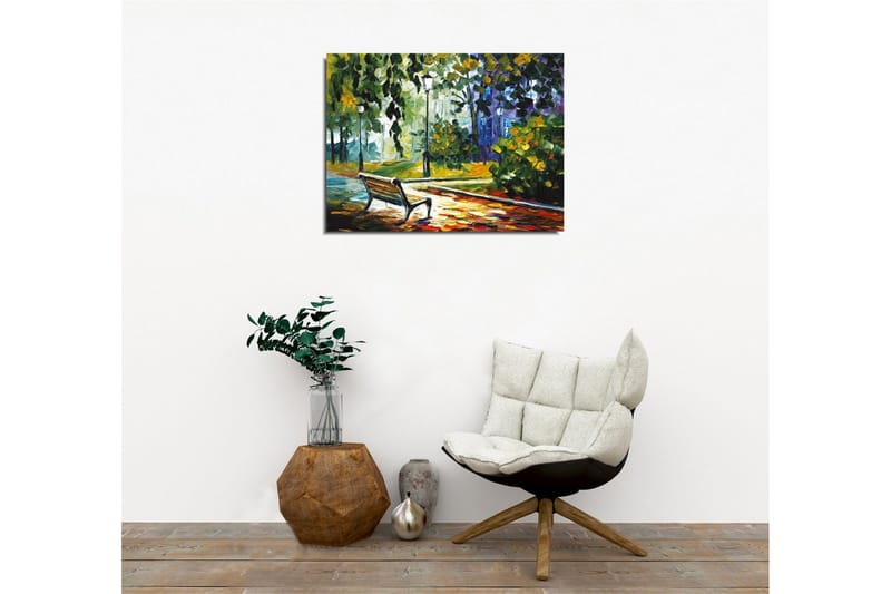 Canvastavla - Parkbänk omgiven av grönskande träd och lampor i en färgglad miljö - Grön / Gul / Blå - Inredning - Tavlor & posters - Canvastavla