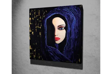 Canvastavla - Porträtt av en kvinna med en mystisk blick i en mörk huva - Mörkblå / Svart / Röd - Inredning - Tavlor & posters - Canvastavla