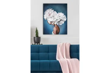 Canvastavla - Porträtt av en kvinna med stora, vita blommor som huvudprydnad - Vit / Blå / Brun - Inredning - Tavlor & posters - Canvastavla
