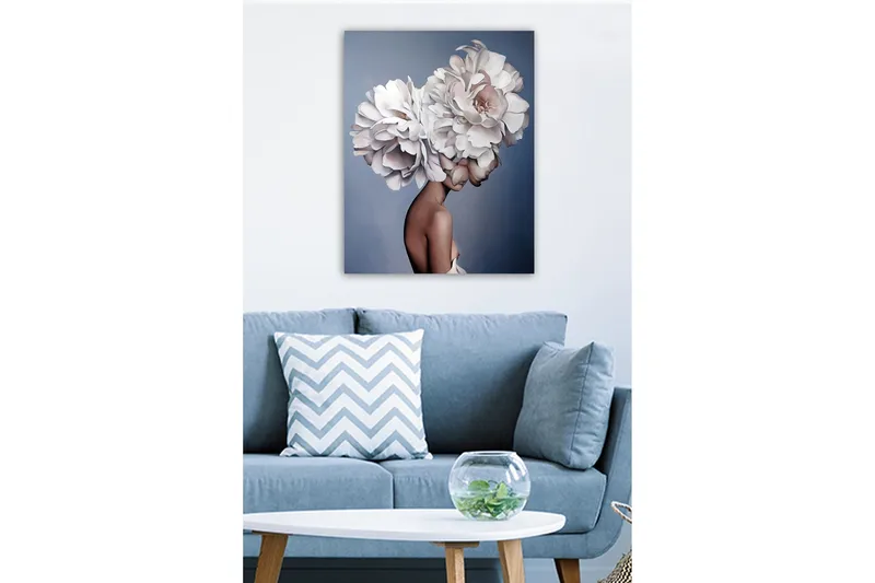 Canvastavla - Porträtt av en kvinna med en stor blomsterkrans som huvudprydnad - Vit / Ljusrosa / Beige - Inredning - Tavlor & posters - Canvastavla