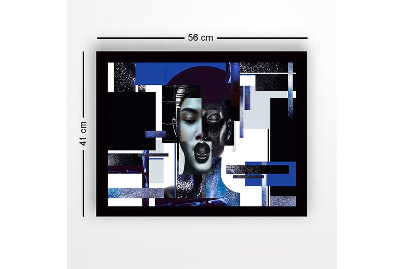 Inramad Canvastavla i trä - 41x56 cm - Abstrakt porträtt av en kvinna med geometriska former och starka kontraster - Mörkblå / Svart / Vit - Inredning - Tavlor & posters - Canvastavla