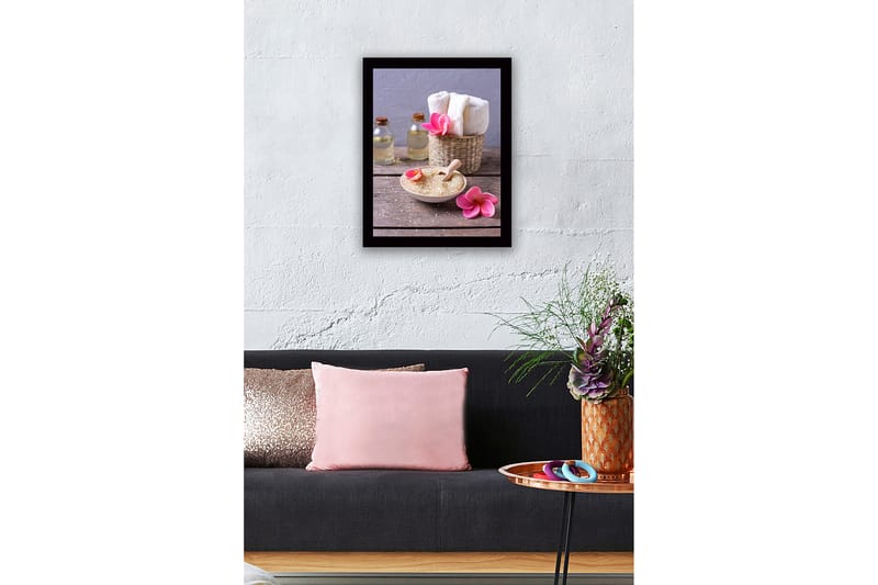 Inramad Canvastavla i trä - 41x56 cm - Avkopplande spa-arrangemang med blommor och skönhetsprodukter - Rosa / Beige / Grön - Inredning - Tavlor & posters - Canvastavla