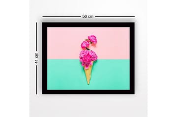 Inramad Canvastavla i trä - 41x56 cm - Blommor i en glasskon som står mot en färgglad bakgrund - Rosa / Grön / Gul - Inredning - Tavlor & posters - Canvastavla