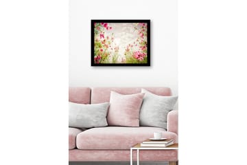 Inramad Canvastavla i trä - 41x56 cm - Blomsterfält med rosa blommor som sträcker sig mot en ljus himmel - Rosa / Grön - Inredning - Tavlor & posters - Canvastavla