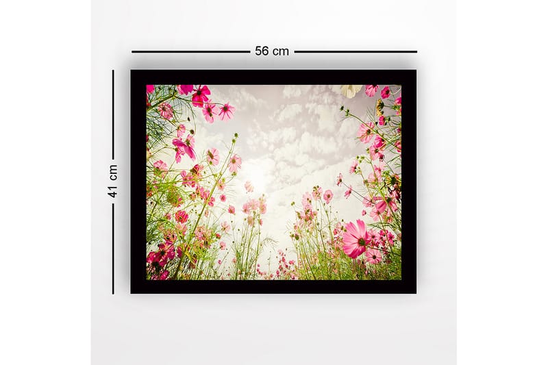 Inramad Canvastavla i trä - 41x56 cm - Blomsterfält med rosa blommor som sträcker sig mot en ljus himmel - Rosa / Grön - Inredning - Tavlor & posters - Canvastavla