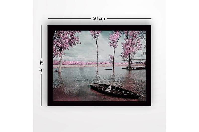 Inramad Canvastavla i trä - 41x56 cm - Drömlik landskap med rosa träd vid en stilla sjö - Rosa / Grå / Svart - Inredning - Tavlor & posters - Canvastavla