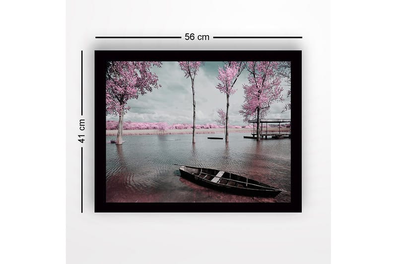 Inramad Canvastavla i trä - 41x56 cm - Drömlik landskap med rosa träd vid en stilla sjö - Rosa / Grå / Svart - Inredning - Tavlor & posters - Canvastavla