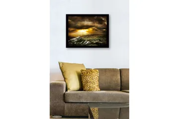 Inramad Canvastavla i trä - 41x56 cm - Dramatiskt landskap med solstrålar som bryter genom molnen - Guld / Mörkgrå / Grön - Inredning - Tavlor & posters - Canvastavla