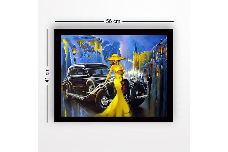 Inramad Canvastavla i trä - 41x56 cm - Elegant kvinna i gul klänning med fiol framför en klassisk bil i en stadsmiljö - Gul / Svart / Blå - Inredning - Tavlor & posters - Canvastavla
