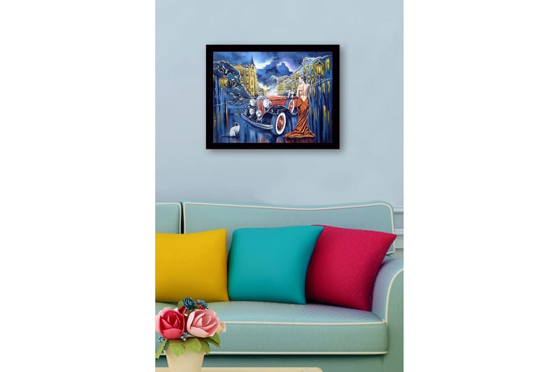 Inramad Canvastavla i trä - 41x56 cm - Elegant kvinna i röd klänning vid en klassisk bil i stadsmiljö - Röd / Svart / Blå - Inredning - Tavlor & posters - Canvastavla