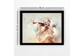 Inramad Canvastavla i trä - 41x56 cm - Elegant kvinna som spelar fiol omgiven av drömlika moln - Ljus beige / Mjuk rosa / Guld - Inredning - Tavlor & posters - Canvastavla