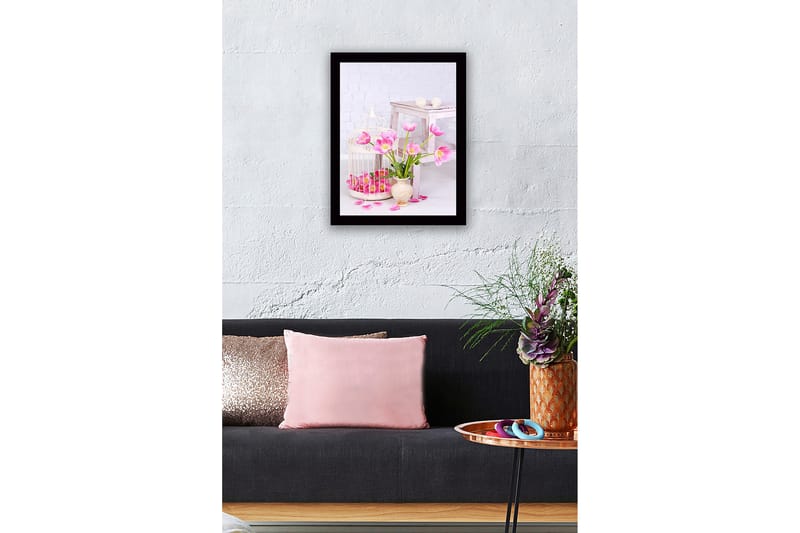 Inramad Canvastavla i trä - 41x56 cm - Färgglad bukett av tulpaner i en vas - Rosa / Grön / Beige - Inredning - Tavlor & posters - Canvastavla