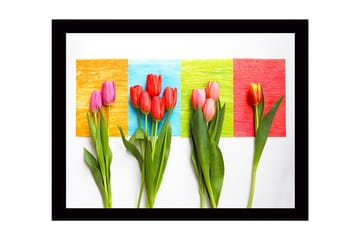 Inramad Canvastavla i trä - 41x56 cm - Färgglad bukett av tulpaner mot en livlig bakgrund - Röd / Rosa / Grön - Inredning - Tavlor & posters - Canvastavla
