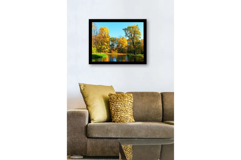 Inramad Canvastavla i trä - 41x56 cm - Färgglad höstskog vid en spegelblanka sjö - Guldorange / Grön / Blå - Inredning - Tavlor & posters - Canvastavla