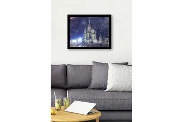 Inramad Canvastavla i trä - 41x56 cm - Färgglad kyrka med kupoler i olika former och mönster - Grön / Röd / Vit - Inredning - Tavlor & posters - Canvastavla