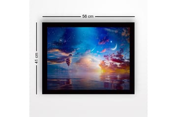 Inramad Canvastavla i trä - 41x56 cm - Färgglad luftballong sväva över en spegelblanka sjö vid solnedgången - Blå / Orange / Lila - Inredning - Tavlor & posters - Canvastavla