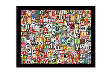 Inramad Canvastavla i trä - 41x56 cm - Färgglad samling av bokstäver och siffror - Röd / Grön / Gul - Inredning - Tavlor & posters - Canvastavla