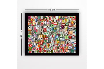 Inramad Canvastavla i trä - 41x56 cm - Färgglad samling av bokstäver och siffror - Röd / Grön / Gul - Inredning - Tavlor & posters - Canvastavla