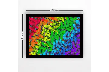 Inramad Canvastavla i trä - 41x56 cm - Färgglad samling av fjärilar i olika nyanser - Grön / Blå / Röd - Inredning - Tavlor & posters - Canvastavla