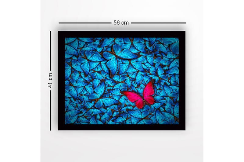 Inramad Canvastavla i trä - 41x56 cm - Färgglad samling av fjärilar med en framträdande rosa fjäril - Blå / Rosa - Inredning - Tavlor & posters - Canvastavla