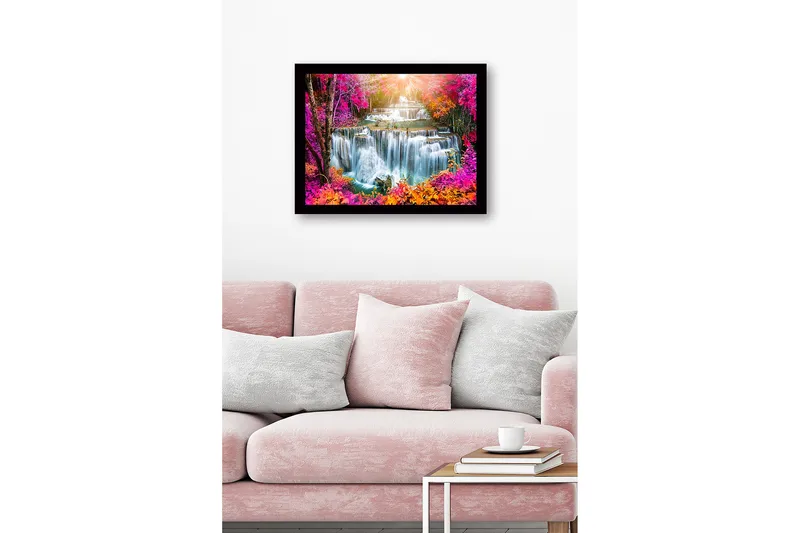 Inramad Canvastavla i trä - 41x56 cm - Färgglad vattenfall med omgivande blommor och träd i höstfärger - Rosa / Orange / Grön - Inredning - Tavlor & posters - Canvastavla