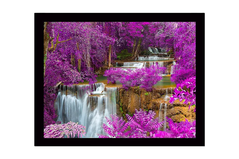 Inramad Canvastavla i trä - 41x56 cm - Färgglad vattenfall omgiven av lila blommor och grönska, Lila / Grön / Blå