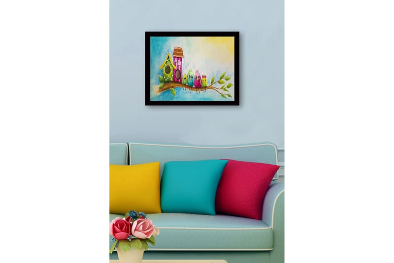 Inramad Canvastavla i trä - 41x56 cm - Färgglada fåglar på en gren med fågelholkar i bakgrunden - Grön / Rosa / Blå - Inredning - Tavlor & posters - Canvastavla