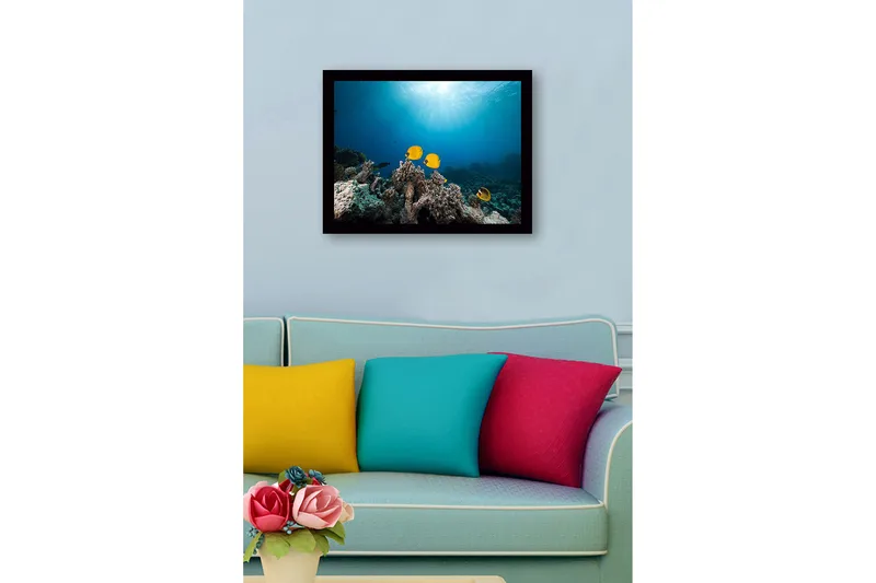 Inramad Canvastavla i trä - 41x56 cm - Färgglada fiskar simmande bland korallrev - Gul / Blå / Grå - Inredning - Tavlor & posters - Canvastavla