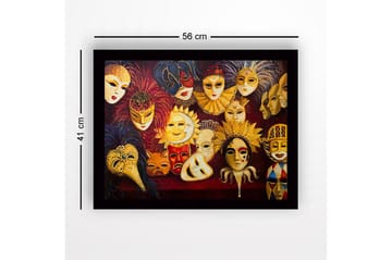 Inramad Canvastavla i trä - 41x56 cm - Färgglada masker med olika uttryck och detaljer - Guld / Röd / Svart - Inredning - Tavlor & posters - Canvastavla