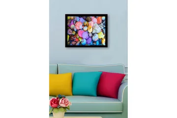 Inramad Canvastavla i trä - 41x56 cm - Färgglada snäckor i olika former och storlekar - Rosa / Gul / Lila - Inredning - Tavlor & posters - Canvastavla