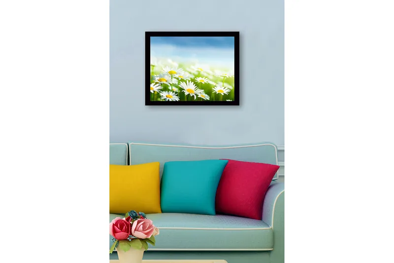Inramad Canvastavla i trä - 41x56 cm - Färgrik äng med prästkragar i blomning - Vit / Gul / Grön - Inredning - Tavlor & posters - Canvastavla